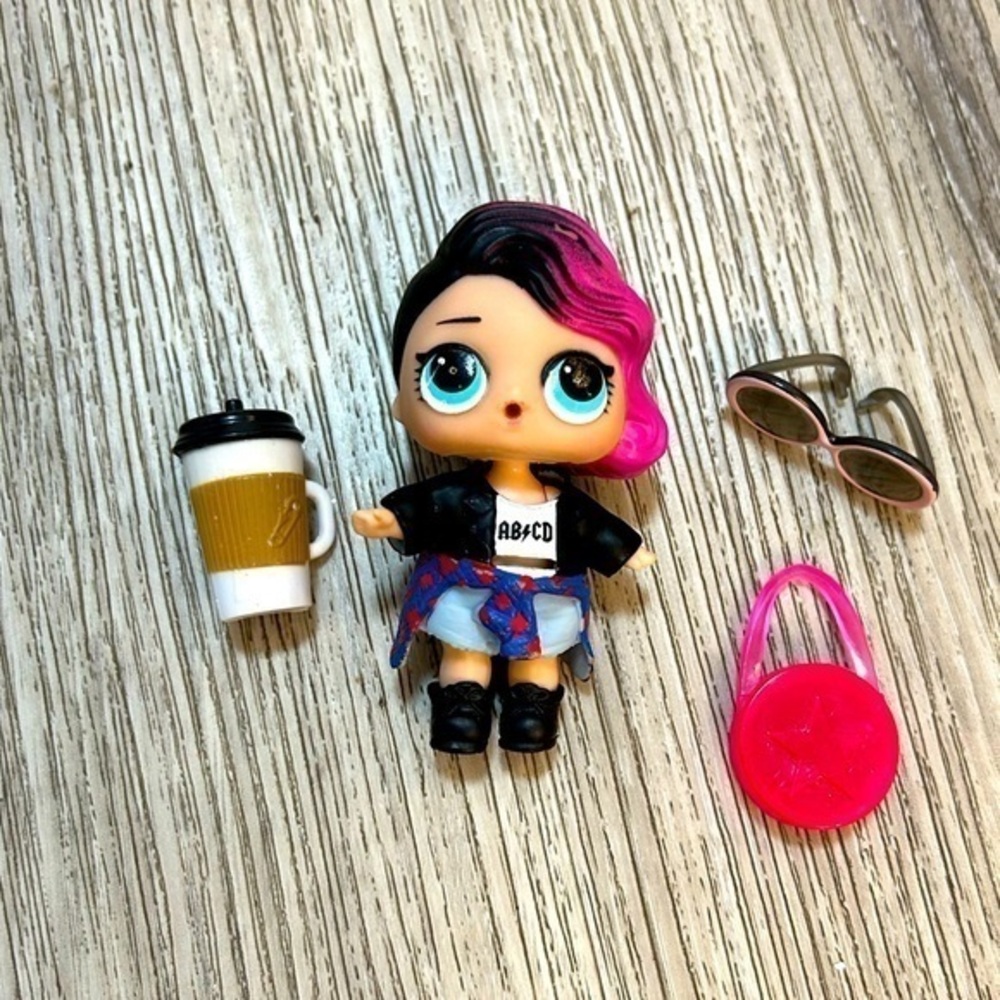LOL Surprise! Series 1 ROCKER ABCD Big Sister doll with clothing & accessories.